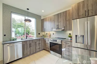 7912 34th Avenue SW #B, Seattle, WA 98126 - Photo 4