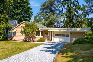 8011 SE 57th St, Mercer Island, WA 98040 - Photo 2