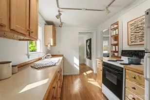 8011 SE 57th St, Mercer Island, WA 98040 - Photo 8