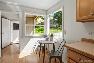 8011 SE 57th St, Mercer Island, WA 98040 - Photo 4