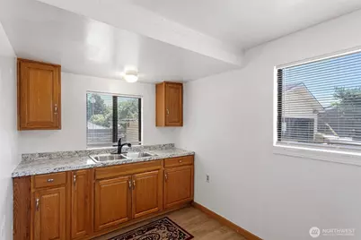 8614 Renton Avenue S, Seattle, WA 98118 - Photo 8