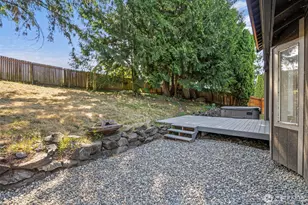 4840 N Island Dr E, Bonney Lake, WA 98391 - Photo 24