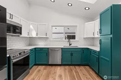 4840 N Island Drive E, Bonney Lake, WA 98391 - Photo 8
