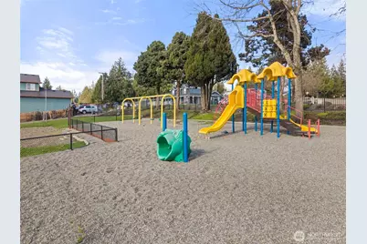 4840 N Island Drive E, Bonney Lake, WA 98391 - Photo 34