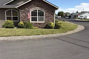 763 SE Bedford Loop, College Place, WA 99324 - Photo 2