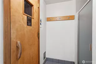 2100 3rd Ave, Seattle, WA 98121 - Photo 28