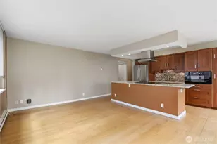 2100 3rd Ave, Seattle, WA 98121 - Photo 10