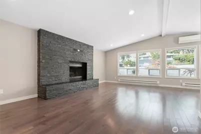 10818 31st Avenue SW, Seattle, WA 98146 - Photo 4