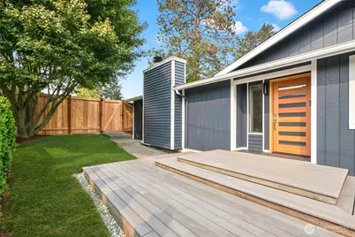 10818 31st Avenue SW, Seattle, WA 98146 - Photo 2