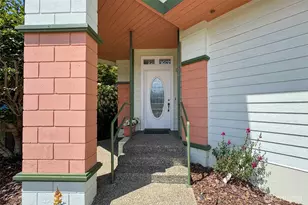 1623 W 5th St, Port Angeles, WA 98363 - Photo 6