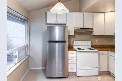 12741 NE 35th Avenue NE, Seattle, WA 98125 - Photo 10
