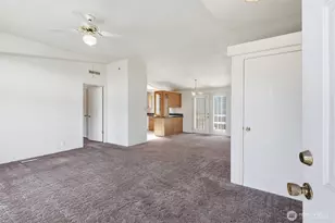 627 Andrew Dr, Burlington, WA 98233 - Photo 2