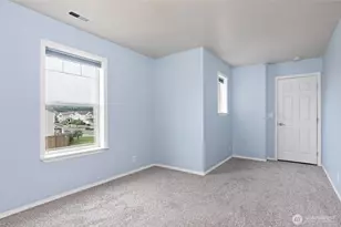908 Daffodil Ave NE, Orting, WA 98360 - Photo 20