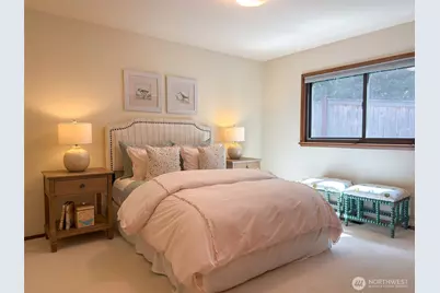 11055 SE Lake Road, Bellevue, WA 98004 - Photo 18