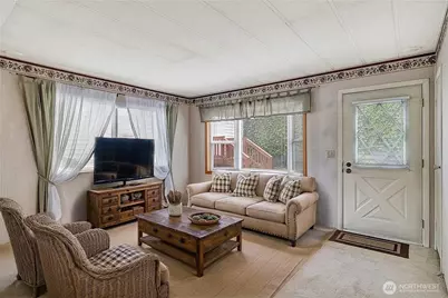 17044 Woodcrest Drive NE, Bothell, WA 98011 - Photo 4