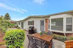 17044 Woodcrest Dr NE, Bothell, WA 98011 - Photo 1