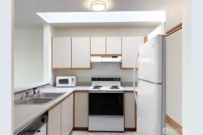 124 SW 154th Street #302, Burien, WA 98166 - Photo 4