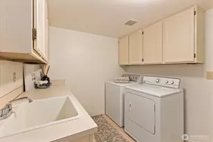 6631 114th Ave SE, Bellevue, WA 98006 - Photo 14