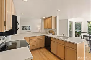 6631 114th Ave SE, Bellevue, WA 98006 - Photo 8