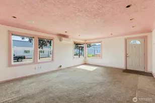 1447 9th Ave, Longview, WA 98632 - Photo 6