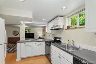 351 NW 84th St, Seattle, WA 98117 - Photo 36