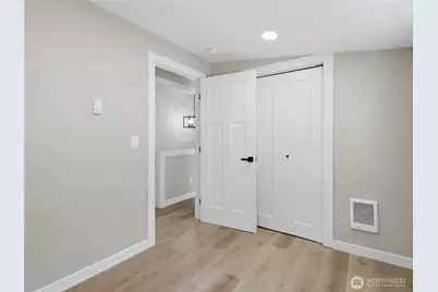 5600 Ocean View Boulevard NE, Bremerton, WA 98311 - Photo 20