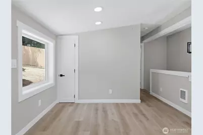 5600 Ocean View Boulevard NE, Bremerton, WA 98311 - Photo 12
