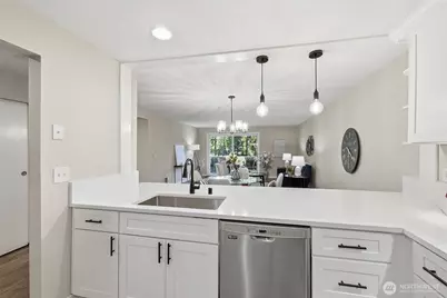 6858 139th Avenue NE #705, Redmond, WA 98052 - Photo 10