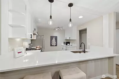 6858 139th Avenue NE #705, Redmond, WA 98052 - Photo 8