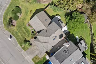 5036 NE 21st St, Renton, WA 98059 - Photo 4