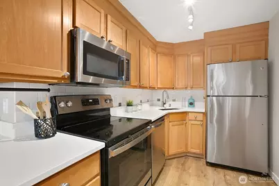 1601 Taylor Avenue N #405, Seattle, WA 98109 - Photo 10