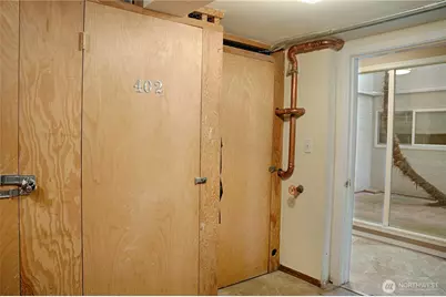 5249 40th Avenue NE #402, Seattle, WA 98105 - Photo 38