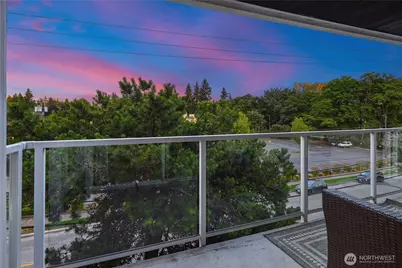 5249 40th Avenue NE #402, Seattle, WA 98105 - Photo 4