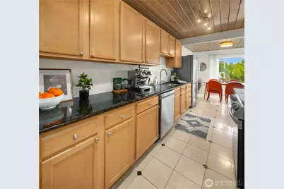 5249 40th Avenue NE #402, Seattle, WA 98105 - Photo 16
