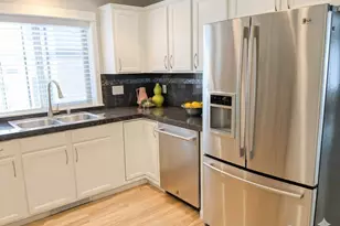 2138 N 113th St, Seattle, WA 98133 - Photo 10