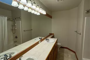 19416 NE 43rd Pl, Sammamish, WA 98074 - Photo 2