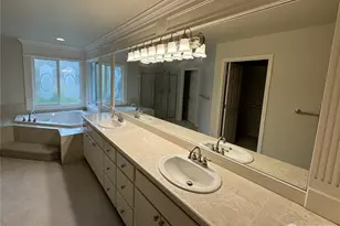 19416 NE 43rd Pl, Sammamish, WA 98074 - Photo 12