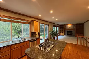 19416 NE 43rd Pl, Sammamish, WA 98074 - Photo 8