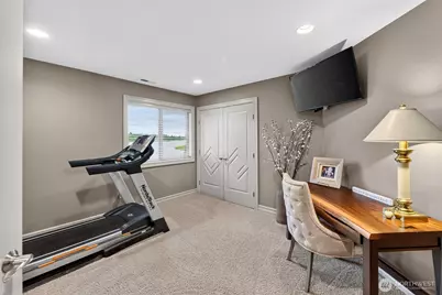 20208 Island Parkway East, Lake Tapps, WA 98391 - Photo 32