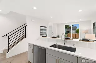 2815 W Bertona St, Seattle, WA 98199 - Photo 4