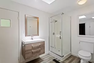 10260 Kaylen Pl, Bellevue, WA 98004 - Photo 20