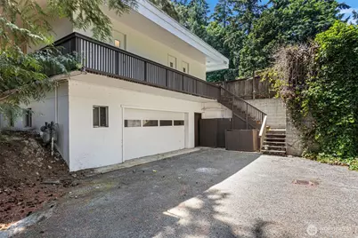 10260 Kaylen Pl, Bellevue, WA 98004 - Photo 24