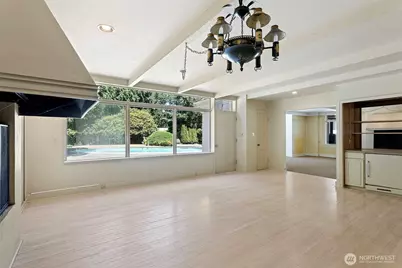 10260 Kaylen Pl, Bellevue, WA 98004 - Photo 12
