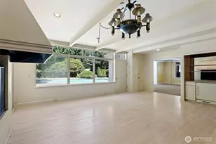 10260 Kaylen Pl, Bellevue, WA 98004 - Photo 12