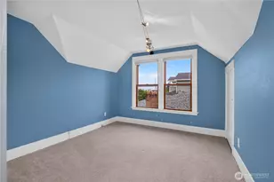 7337 Jones Ave NW, Seattle, WA 98117 - Photo 16