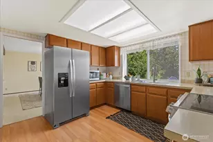 2006 245th Ave SE, Sammamish, WA 98075 - Photo 8