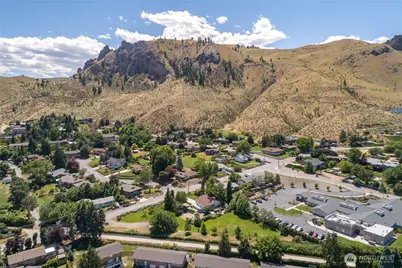 1310 Red Apple Road, Wenatchee, WA 98801 - Photo 4