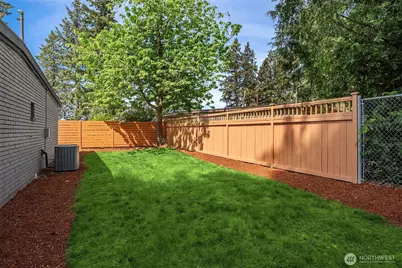 15634 SE 8th Street, Bellevue, WA 98008 - Photo 36
