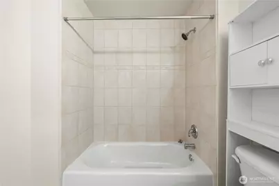 321 10th Avenue S #610, Seattle, WA 98104 - Photo 22
