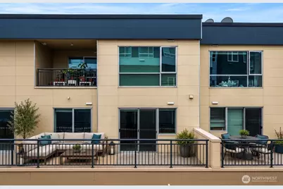321 10th Avenue S #610, Seattle, WA 98104 - Photo 4